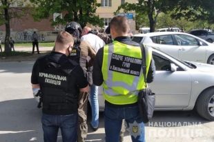 Угрожал убийством: в Хмельницкой области мужчина требовал у женщины деньги