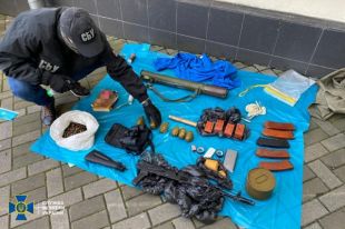 В центре Киева правоохранители обнаружили схрон с боеприпасами
