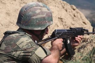 Азербайджан и Армения вновь начали стрельбу: один военнослужащий погиб