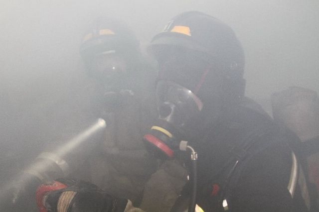 Из-за пожара в Петропавловске 35 человек оказались в дымовой ловушке