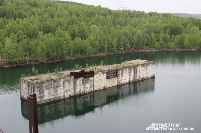 Работы по строительству ГЭС свернули в 1989 году из-за проблем с финансированием.