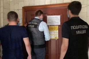 В Киеве по делу строительства Подольского моста проводятся обыски