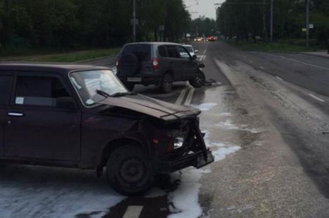В Брянске в ДТП пострадал водитель «ВАЗ» 34 лет