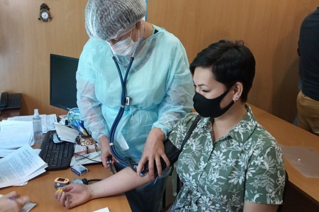 В Ульяновске прививку без отрыва от производства получили сотрудники УК