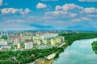 Фишка нового микрорайона в сохранённой зелёной зоне вдоль реки Кубань.