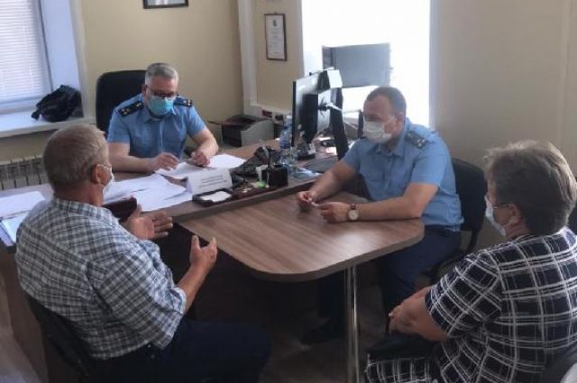 Зампрокурора Оренбургской области провел прием жителей Октябрьского района.