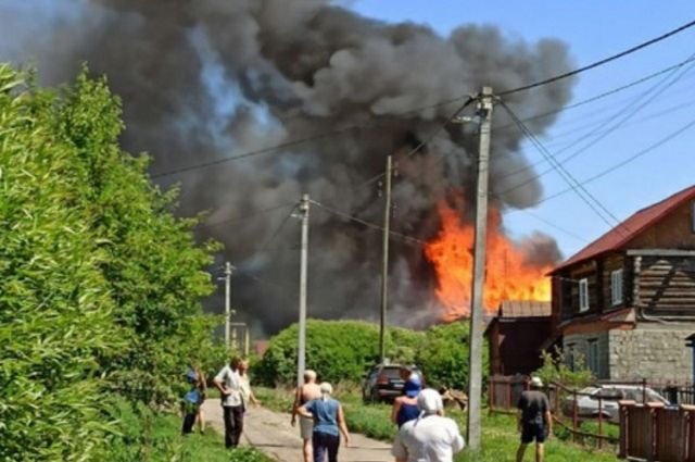 Пожар произошел в частном секторе в Златоусте