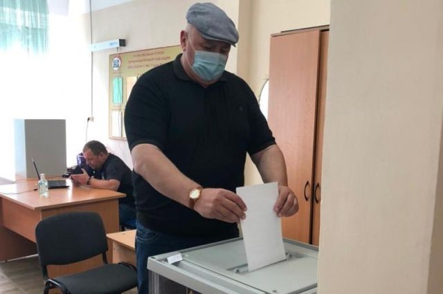 Мурат Хасанов принял участие в предварительном голосовании ЕР