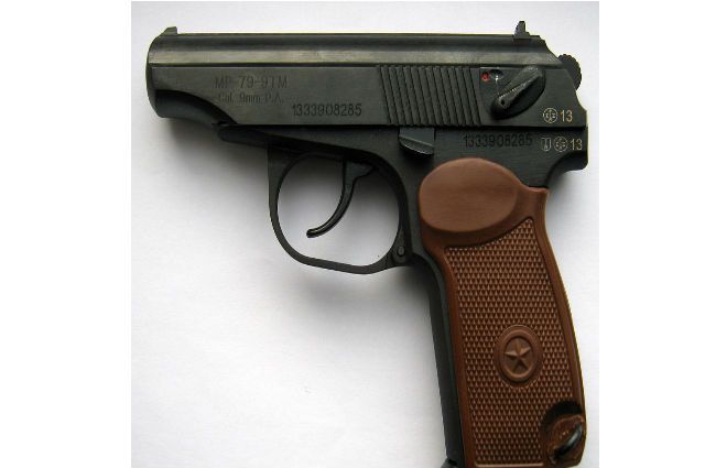 В Армавире трехлетний ребенок выстрелил в себя из найденного пистолета