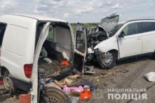 На трассе Киев-Чоп произошла авария: два человека погибло.