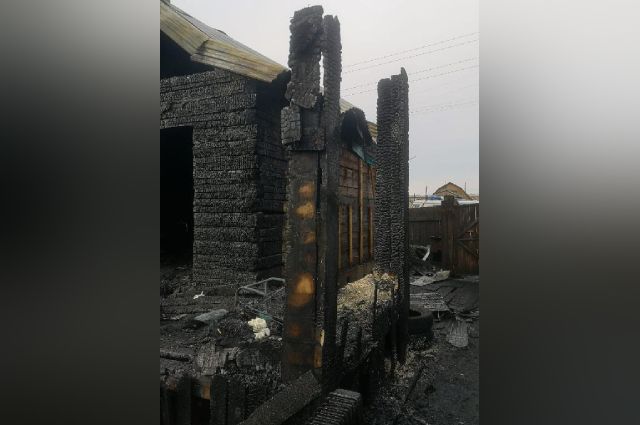 Двое малолетних детей и их отец погибли на пожаре в Тайшете