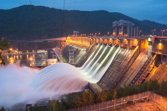 На этой неделе Красноярская ГЭС увеличит сброс воды.
