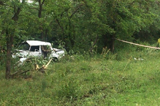 В Кабардино-Балкарии водитель без прав влетел в дерево и погиб на месте
