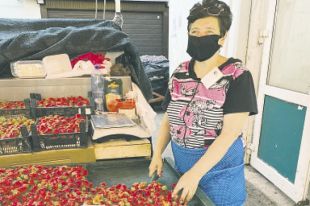 На Центральном рынке дешёвой клубники не нашли