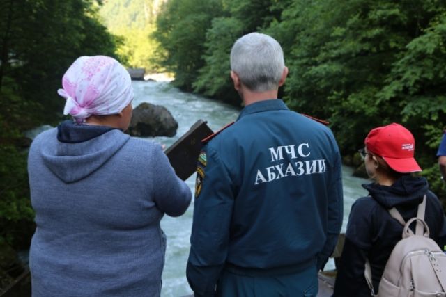 К месту поиска пропавшей девушки в Абхазии приехали родные из Татарстана