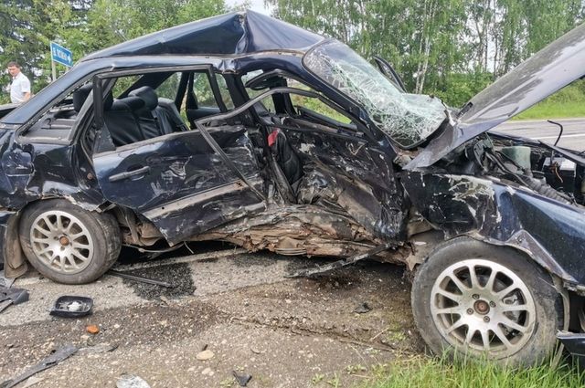 В ДТП под Брянском умер водитель, двое детей травмированы