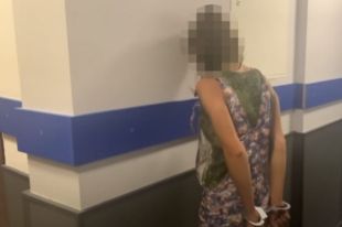 В Одессе 17-летняя девушка избила и ограбила пенсионерку