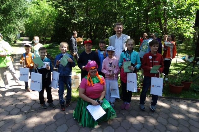 В Омске наградили маленьких экологов