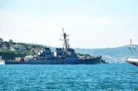 Ракетный эсминец США вошел в акваторию Черного моря.
