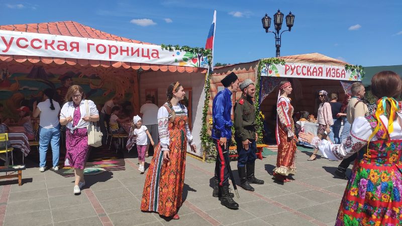 Фестиваль «Аллея дружбы». День России в Тюмени, 2021.