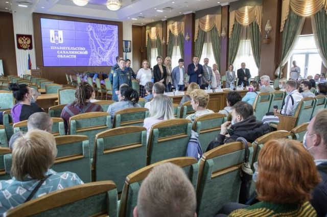 Закон предусматривает материальные выплаты – по 20 тысяч рублей на человека. 