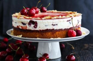 Йогуртовый торт с черешней: рецепт вкусного десерта