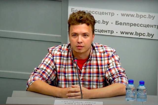 Роман протасевич на брифинге на базе Национального пресс-центра Республики Беларусь.
