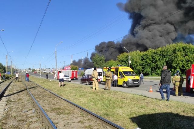 Пожар на газовой заправке в Новосибирске потушили после полуночи