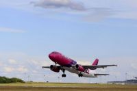 Самолет Wizz Air летевший в Запорожье совершил аварийную посадку.