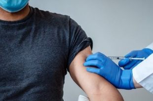 За минувшие сутки в Украине вакцинировали от COVID- 62 591 человека.