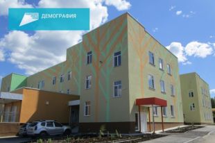 Здание рассчитано на 240 детей.