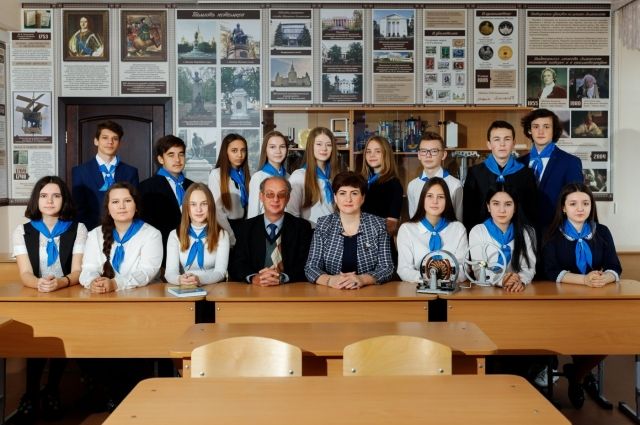 В крупных городах Югры, Сургуте, Ханты-Мансийске и Нефтеюганске, выпускные решили проводить онлайн