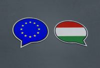 Флаги Венгрии и Евросоюза.