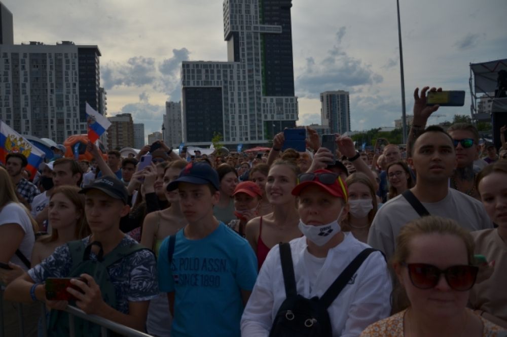 Фан зона в меге екатеринбург. Фан зона в Екатеринбурге. Юбилейный фан зона. Как выглядит фан зона в Екатеринбург Арена.