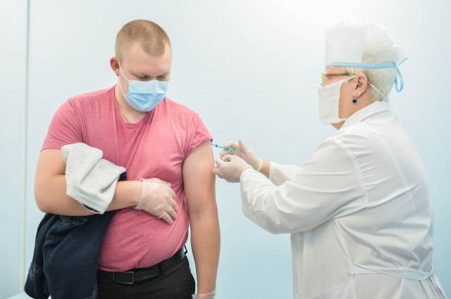 Пункт вакцинации от COVID-19 открыли в «Быстрономе» в Новосибирске