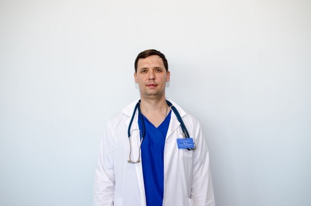 В номинации «Лучший анестезиолог-реаниматолог» победил врач-анестезиолог-реаниматолог «Краевой детской клинической больницы» Максим Брехач.  