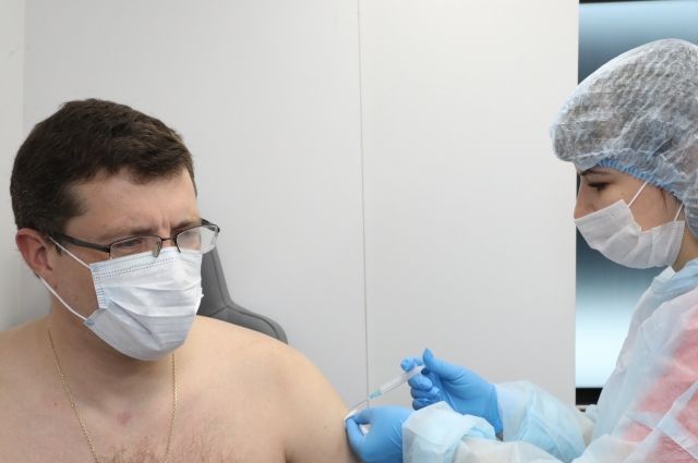Глава Нижегородской области Глеб Никитин ревакцинировался от коронавируса