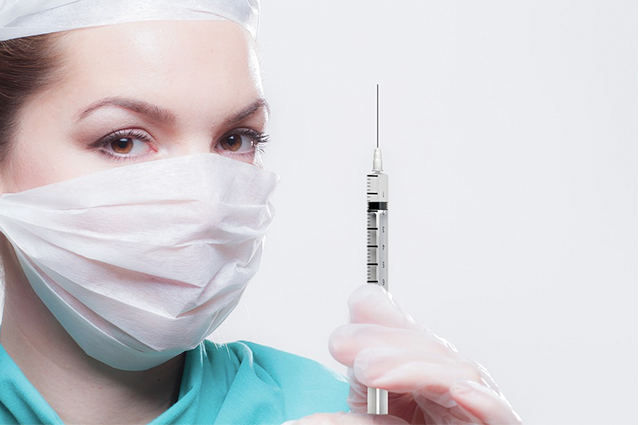 Китайскую вакцину от коронавируса предлагают поставить в Новосибирске