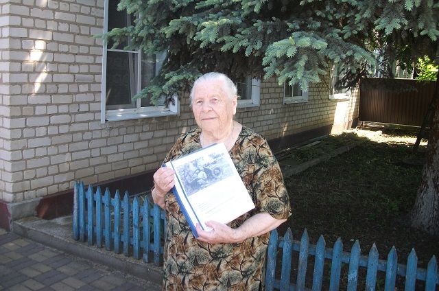 Польский Красный крест прислал Валентине Сигида официальное подтверждение, что её брат перезахоронен в братской могиле на кладбище.