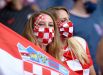 Болельщицы во время матча Хорватия-Чехия