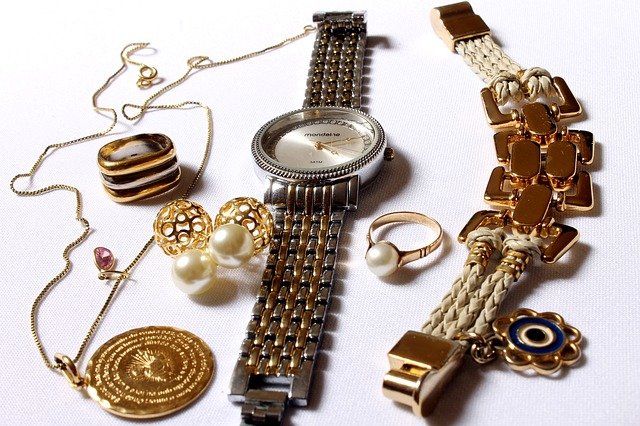 Жителя Вязников осудят за кражу золотых цепочек на сумму 95 тысяч рублей