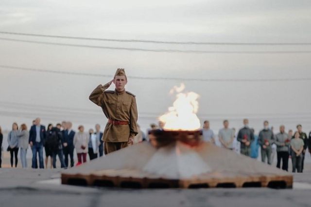 В День памяти и скорби в Архангельске зажгли свечи памяти