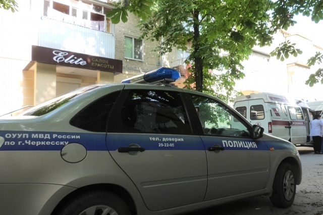 Полицейские Карачаево-Черкесии предотвратили попытку прыжка с высоты
