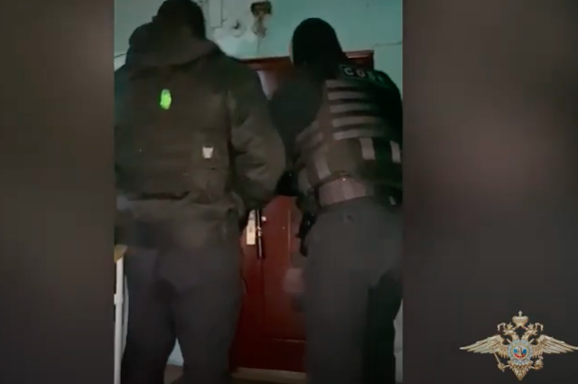 В Калининграде полицейские взяли штурмом квартиру наркосбытчиков 
