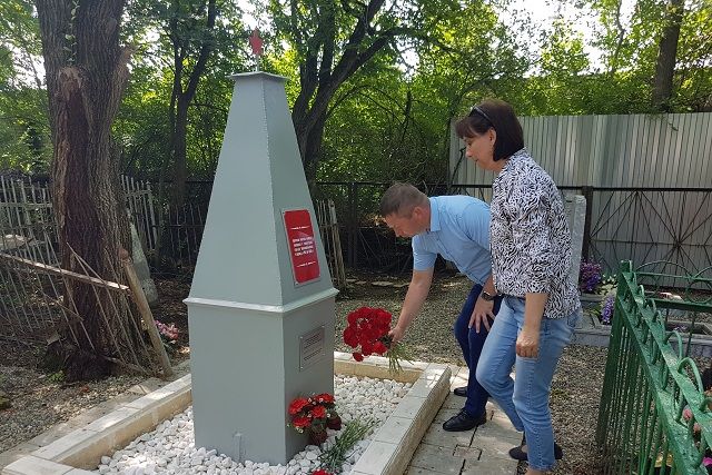 Сотрудники «ЕвроХима» восстановили госпитальную могилу времён ВОВ
