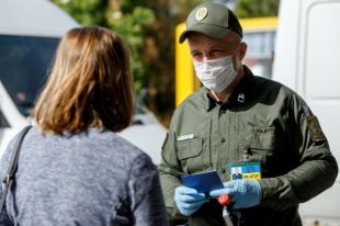 Польша открыла три пункта пропуска на границе с Украиной.