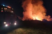 Ночной пожар тушили 9 машин. 