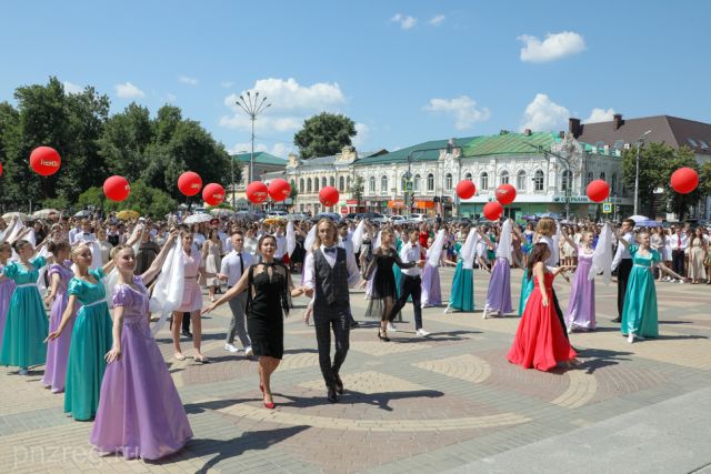 800 пензенских выпускников приняли участие в празднике «Медалист-2021»