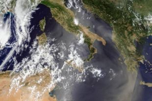 Европу накрыло облако пыли из Сахары