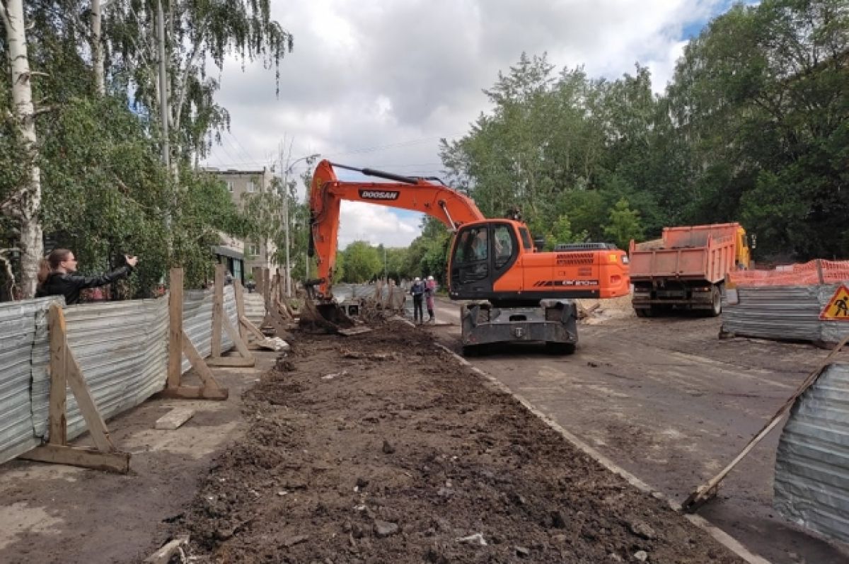 Дворы и теплотрасса: в Екатеринбурге проконтролировали ремонт объектов ЖКХ  | АиФ Урал